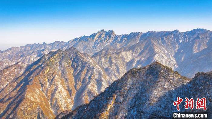 圖為壯觀的秦嶺?！√絿?guó)家森林公園供圖